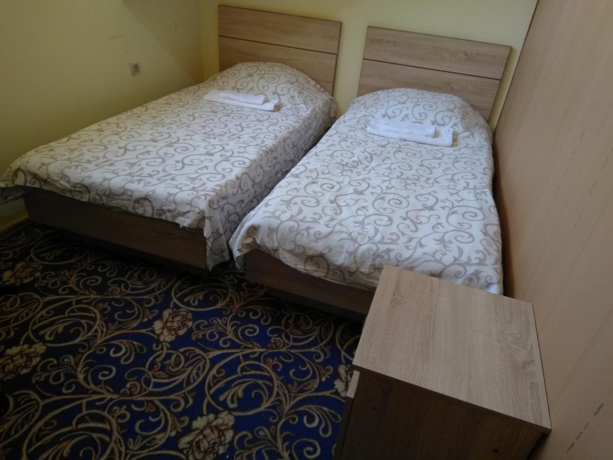 Gem Hostel Yerevan Ngoại thất bức ảnh